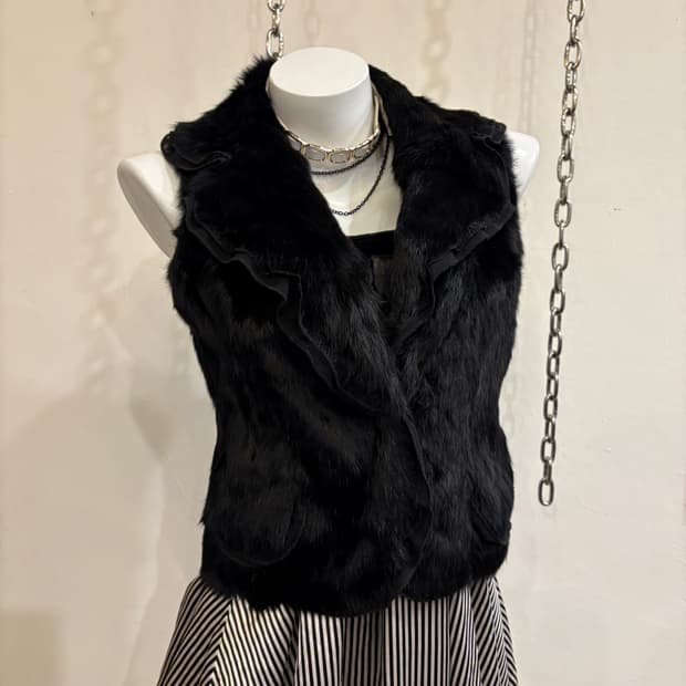 레이스 블랙 퍼 베스트