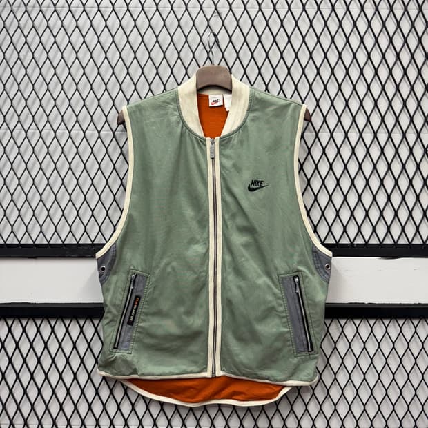 나이키 X AJ23 에어조던 베스트 후면 레터링 로고 포인트 카키