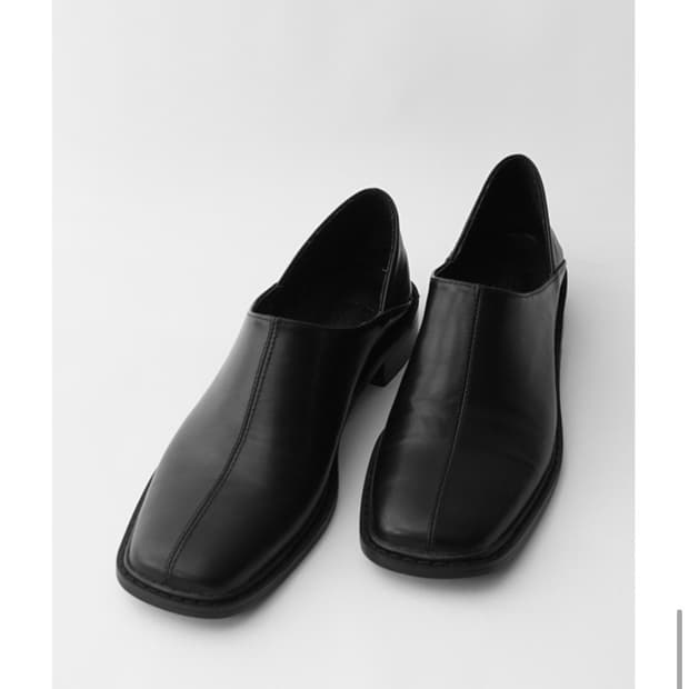 에프터먼데이 diagonal detail loafer