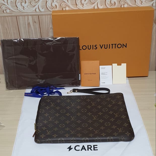 루이비통 에튀보야주MM 클러치/클러치백 새상품급 정품(감정서O)