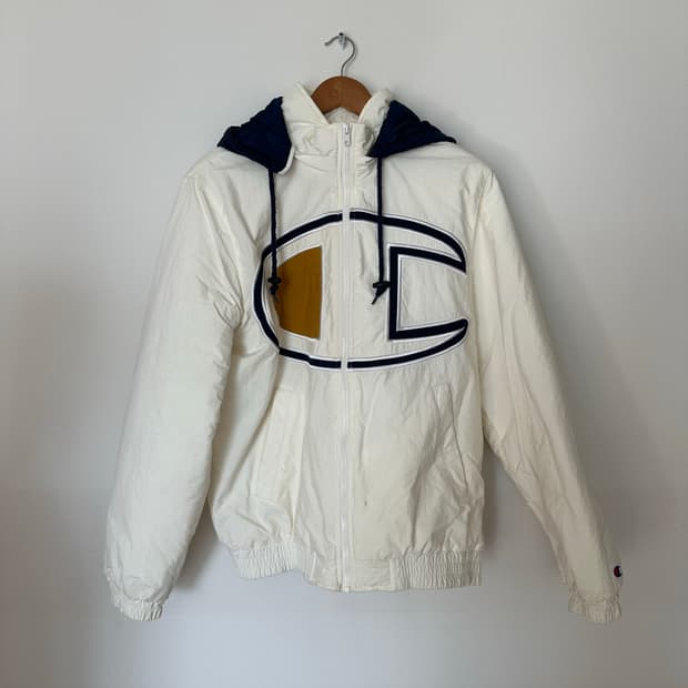 슈프림 x 챔피언 퍼피자켓 화이트