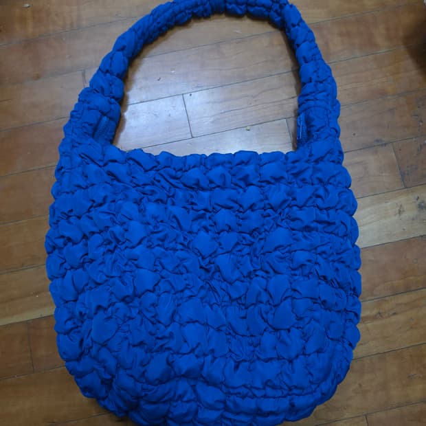 코스 오버사이즈 퀼트 구름백