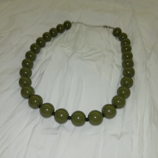 Olive necklace 