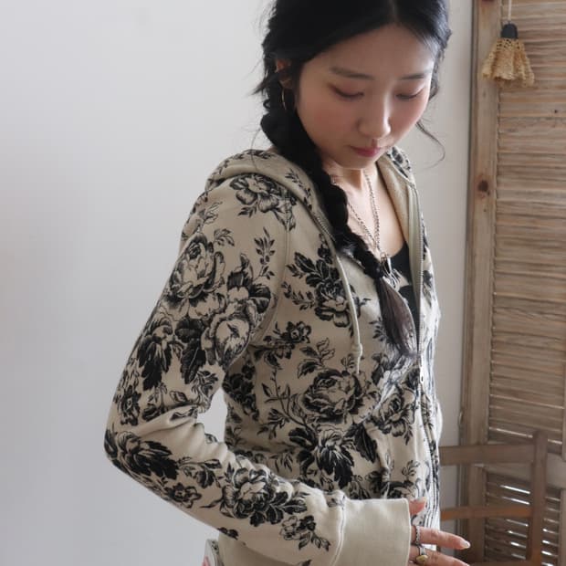 [Cabbages & Roses] Rose Toile Hoodie