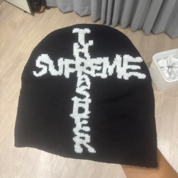 슈프림 트레셔 비니