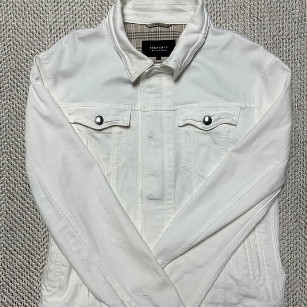 버버리 화이트 데님 트러커 자켓