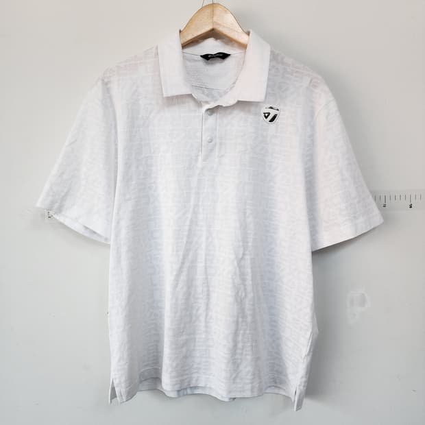 테일러메이드 화이트 로고 패턴 반팔 카라티