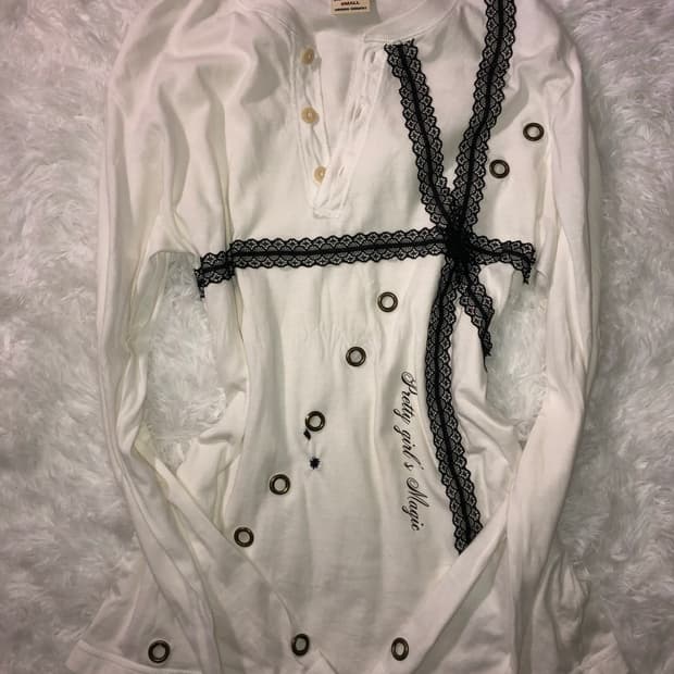 girl‘s magic lace top