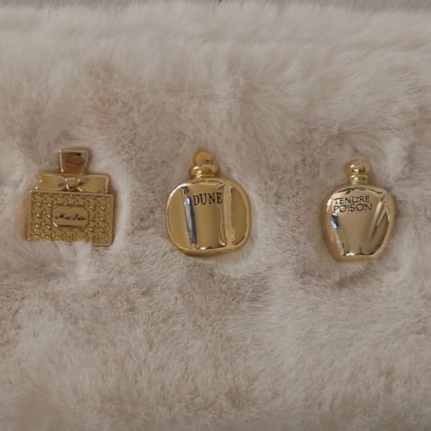 크리스찬디올 금장 향수 미니어처 브로치