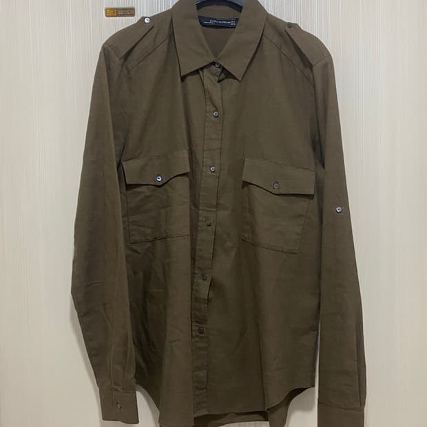 자라(zara) 카키 포켓 셔츠 M