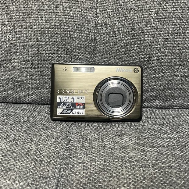 니콘 쿨픽스 S700