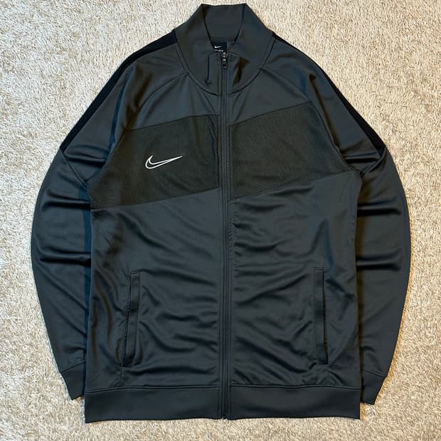 나이키 드라이핏 스우시 사이드라인 배색 트랙탑 져지 다크그레이 