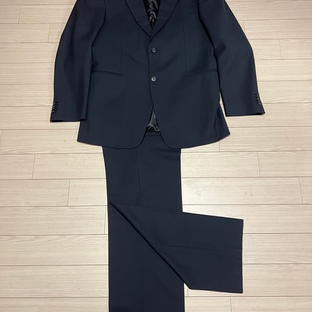 Giorgio Armani 클래식 네이비 울 셋업 정장