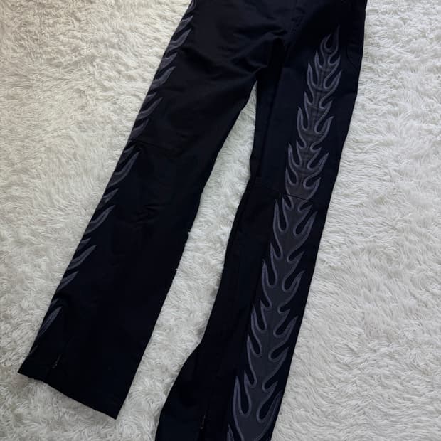 M.P.Q (엠피큐) 플레임 필라 디바이디드 데님 팬츠