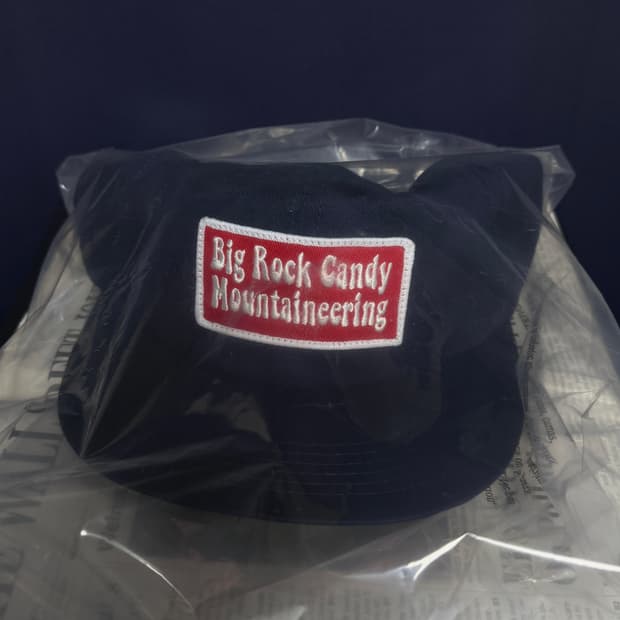 빅 락 캔디 마운티니어링 트럭킨 트윌 햇 - 블랙베리
