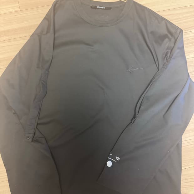 송지오 긴팔 티셔츠 블랙(사이즈 105)