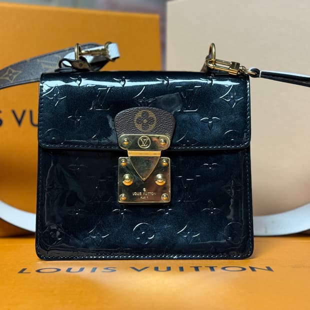 루이비통 스프링 스트리트 블랙