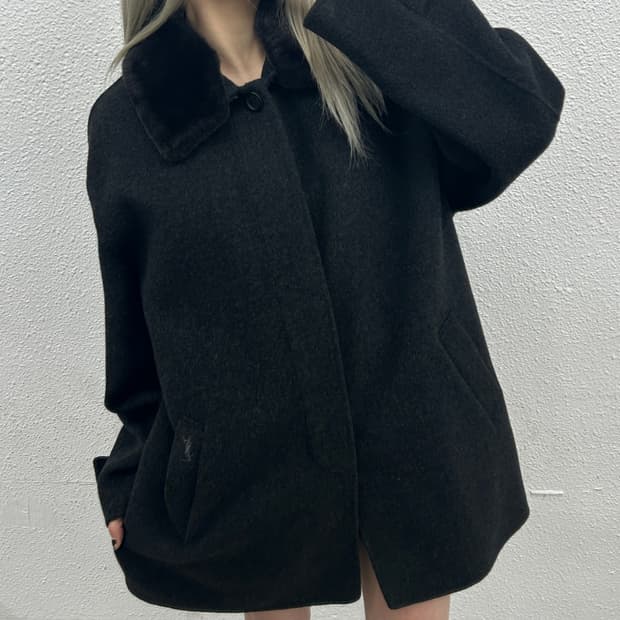입생로랑 차콜 퍼 카라 발마칸 코트 105