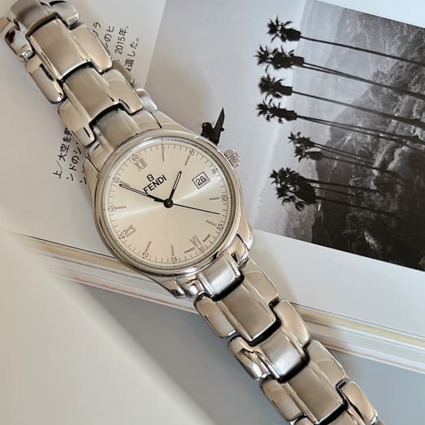 펜디 실버 라운드 다이얼 남성 시계 / 정품감정 . 케어