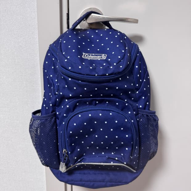 콜맨 네이비 도트 미니 백팩