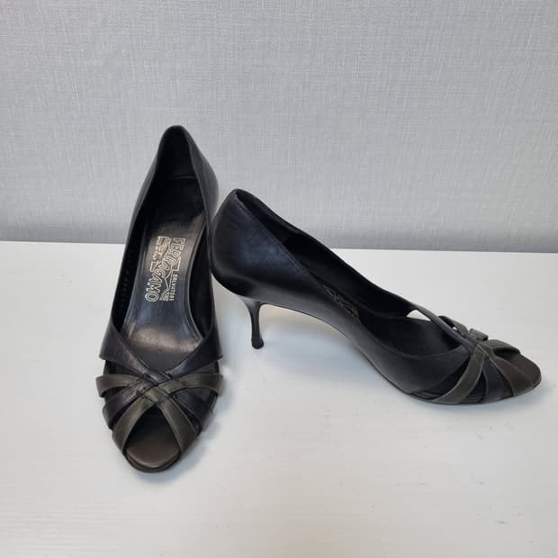 페라가모 여성오픈토 힐8.5/250