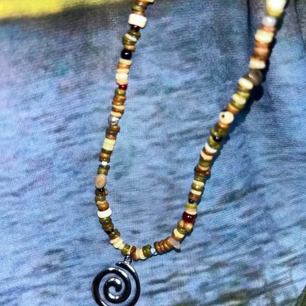 빈티지 비즈 소용돌이 목걸이 / spiral necklace