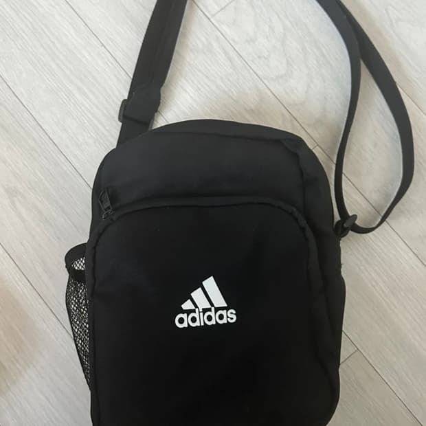 아디다스 배드민턴 크로스백