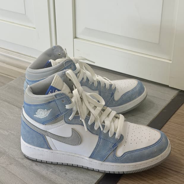 나이키 에어 조던 1 레트로 하이 OG 하이퍼 로얄