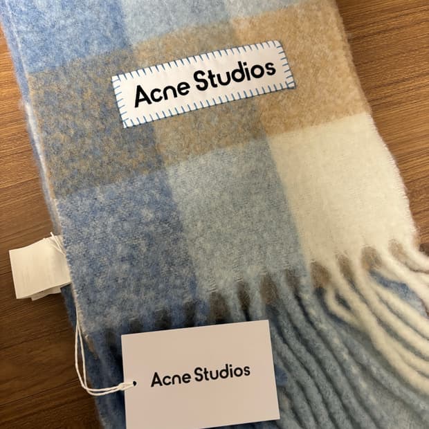 아크네스튜디오 체크 머플러