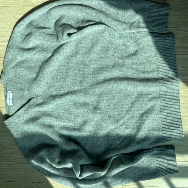 스테디에브리웨어 울 브이넥 니트 라이트 그레이 1