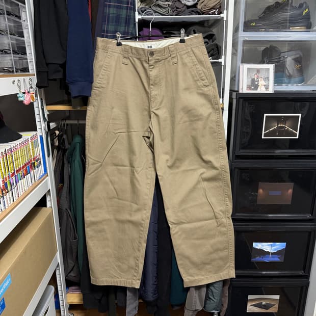 유니클로 와이드핏 치노팬츠 베이지