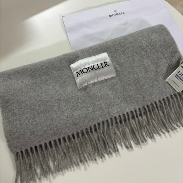 몽클레르 그레이 울 머플러