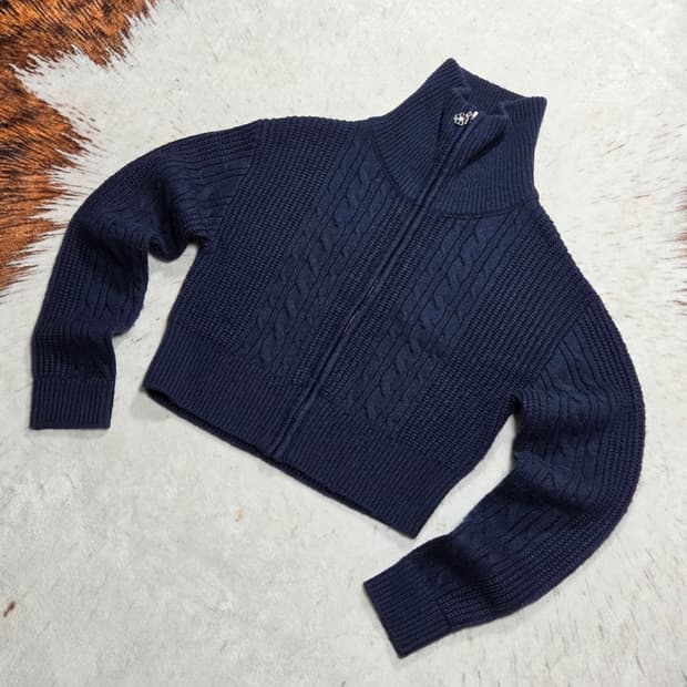 와릿이즌 네이비 크롭 꽈배기 니트집업
