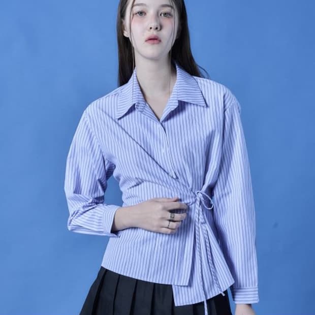 콜릿 랩카라 슬림핏 끈 스트라이프 셔츠 스카이블루