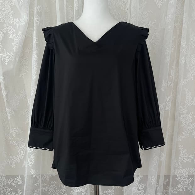 88-160) JJ지고트 브이넥 블라우스 블랙