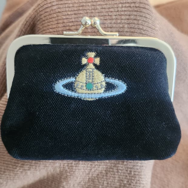 비비안웨스트우드 벨벳지갑