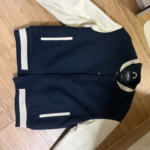 프리즘웍스 비시티 자켓