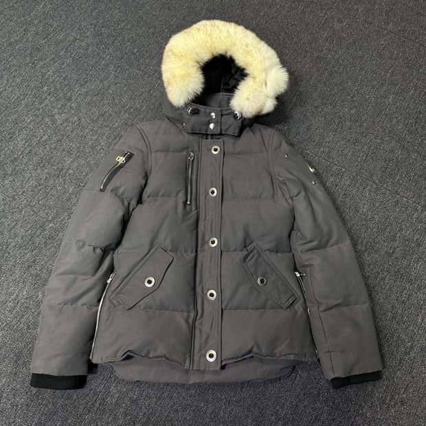 무스너클 여성 화이트퍼 패딩