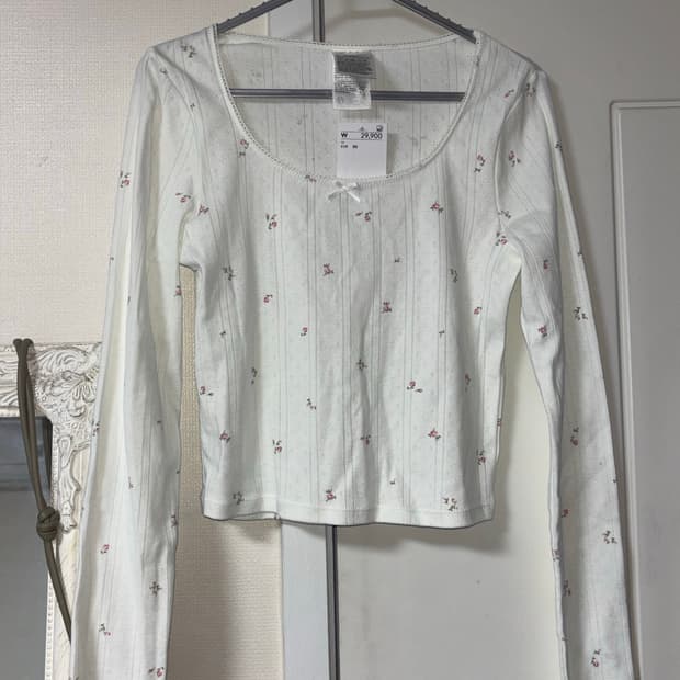 플라워 롱슬리브 티셔츠 XS 새상품