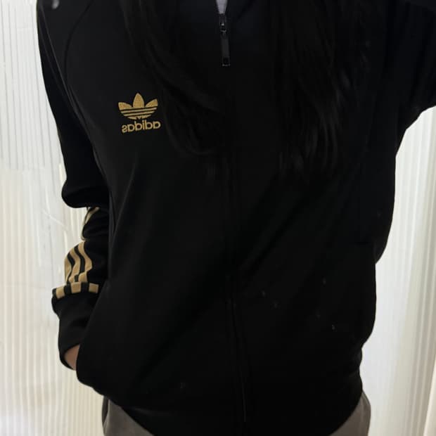 아디다스 블랙/골드 져지 집업 105