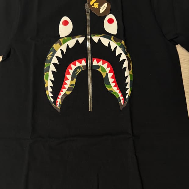 [L] 베이프 샤크 블랙 반팔 티셔츠 (새상품)