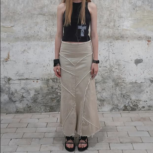 데어드 슬래시 심 롱 스커트