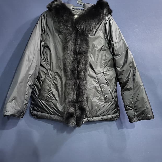 지 스튜디오 사가폭스 구스다운패딩