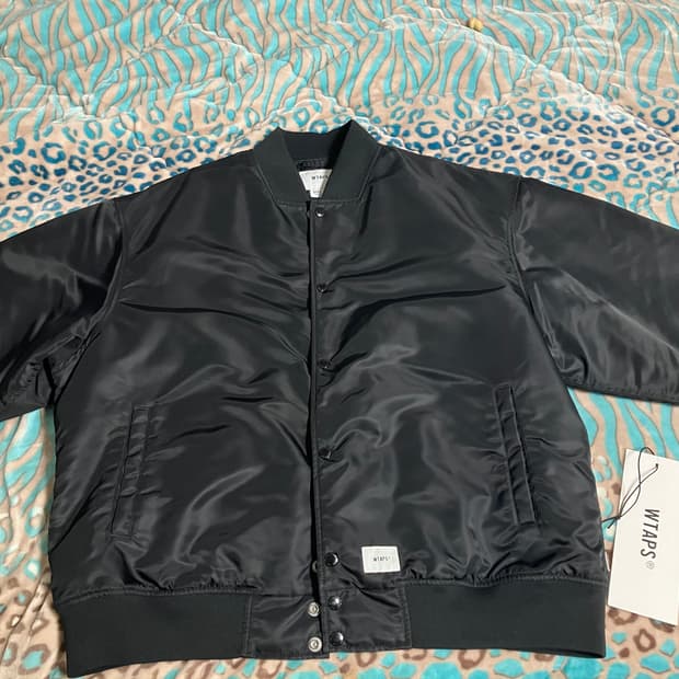 더블탭스 팀자켓 싸게 팝니다