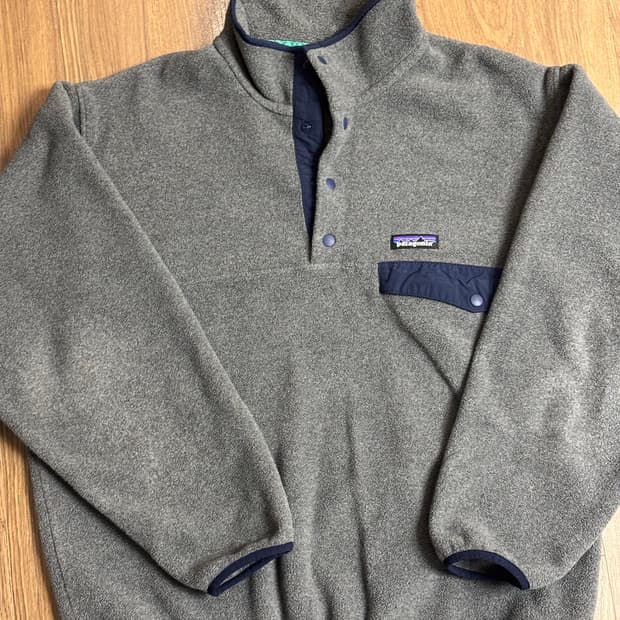 파타고니아 헤비웨이트 신칠라 니켈 네이비 M 판매합니다