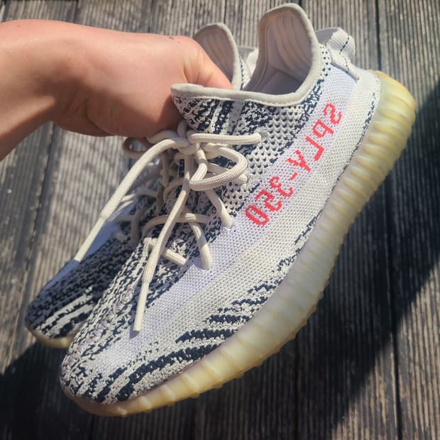 아디다스 이지부스트350 지브라