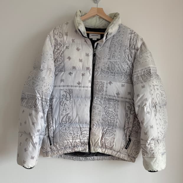 디스이즈네버댓(thisisneverthat) 페이즐리 덕다운 패딩