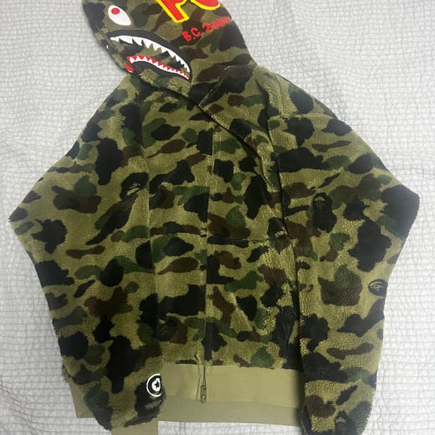 베이프 1ST CAMO 2ND SHARK BOA HOODIE 