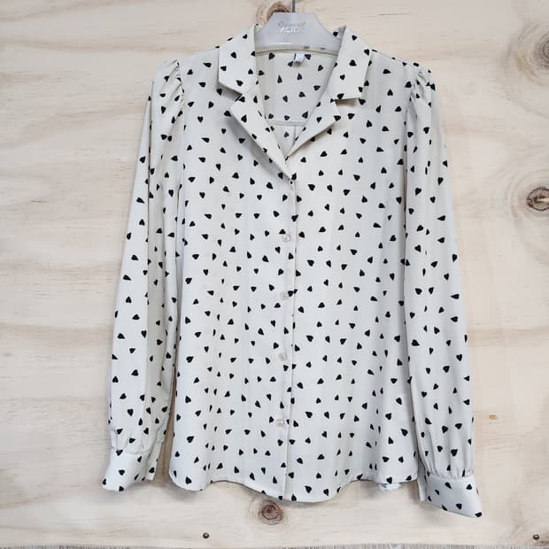 1108) 하트 패턴 블라우스