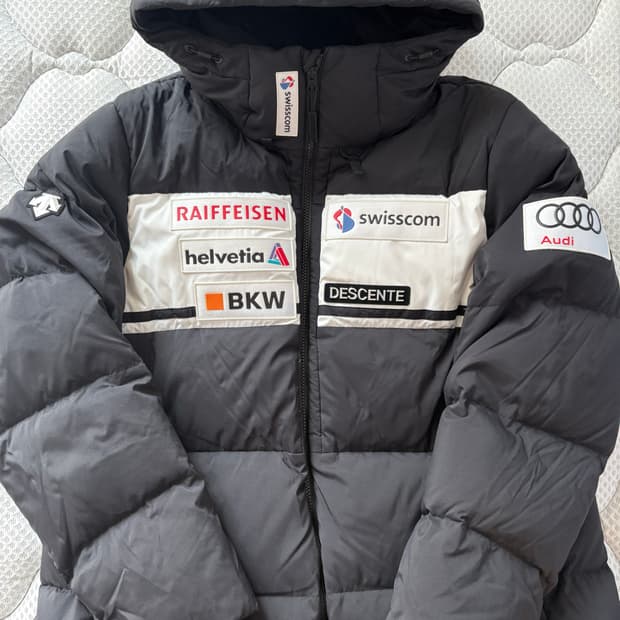 데상트 아우디 롱패딩 XL